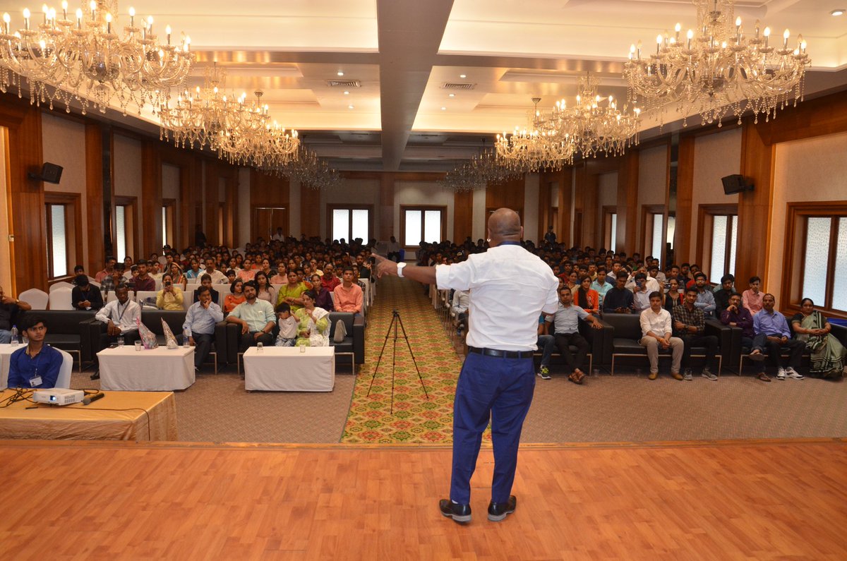 satishb3anand's tweet photo. Thank you VCC saugor for inviting us to deliver #MotivationalTalk #VCC #SAUGOR #02June2019 #DeterminationOverCircumstances #JaiSuccess
#CIRCUMSTANCESGREWHIMUP https://t.co/TptAEXl34u