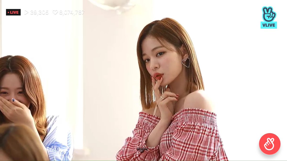 Wb_GYR's tweet photo. #fromis_9 #FUN_FACTORY ไม่ไหวจริงๆคนนี้555 ดูรีแอคกยูล https://t.co/cqvNIzo0nm