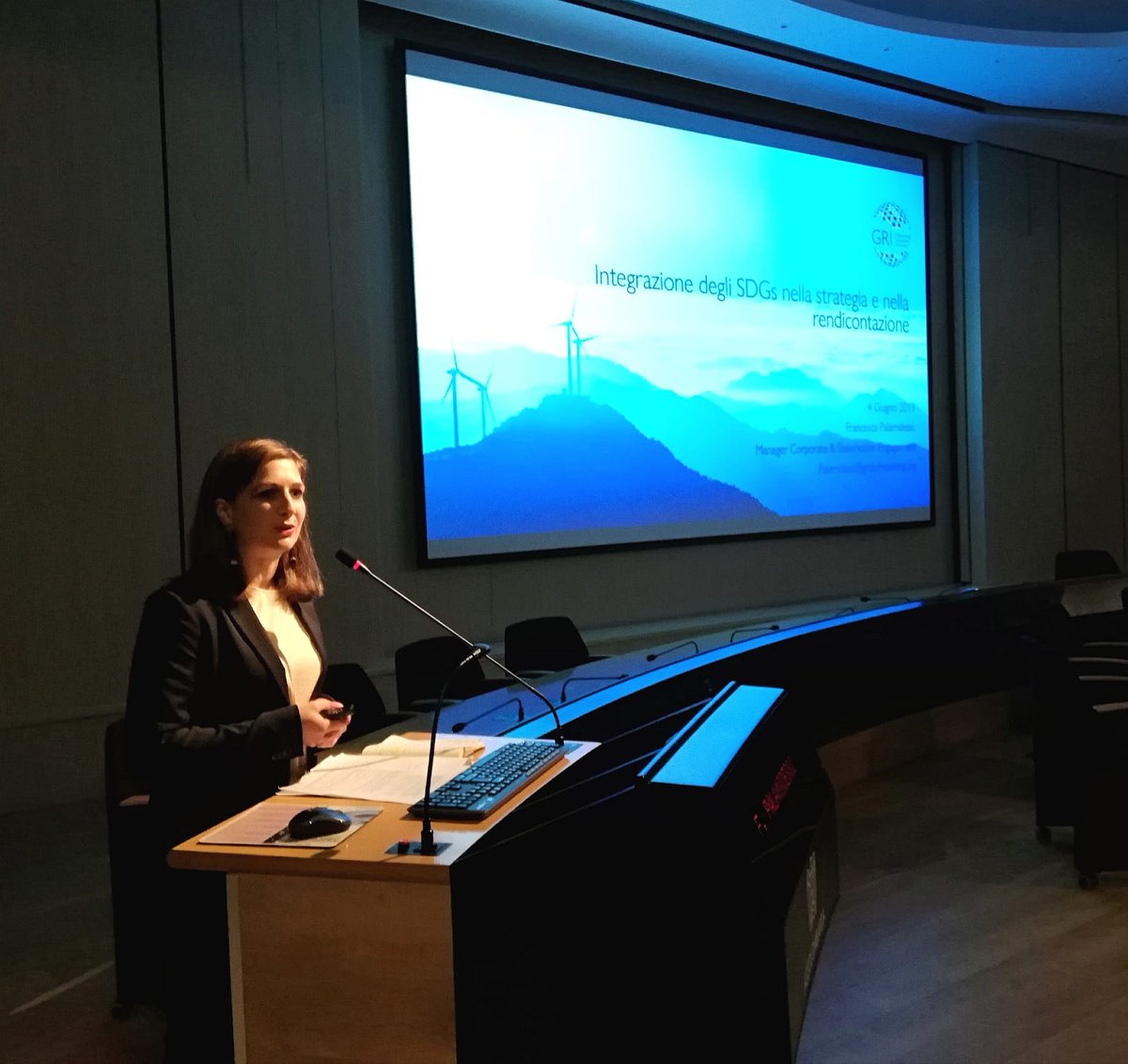 FondSodalitas's tweet photo. L’integrazione degli #SDGs nella #strategia e nella #rendicontazione: l’intervento di Francesca Palamidessi di GRI, organizzazione internazionale di riferimento per la trasparenza e la responsabilità delle prestazioni di sostenibilità @GRI_Secretariat #dnf #CEOsCall2Action https://t.co/KOTaO37eD5