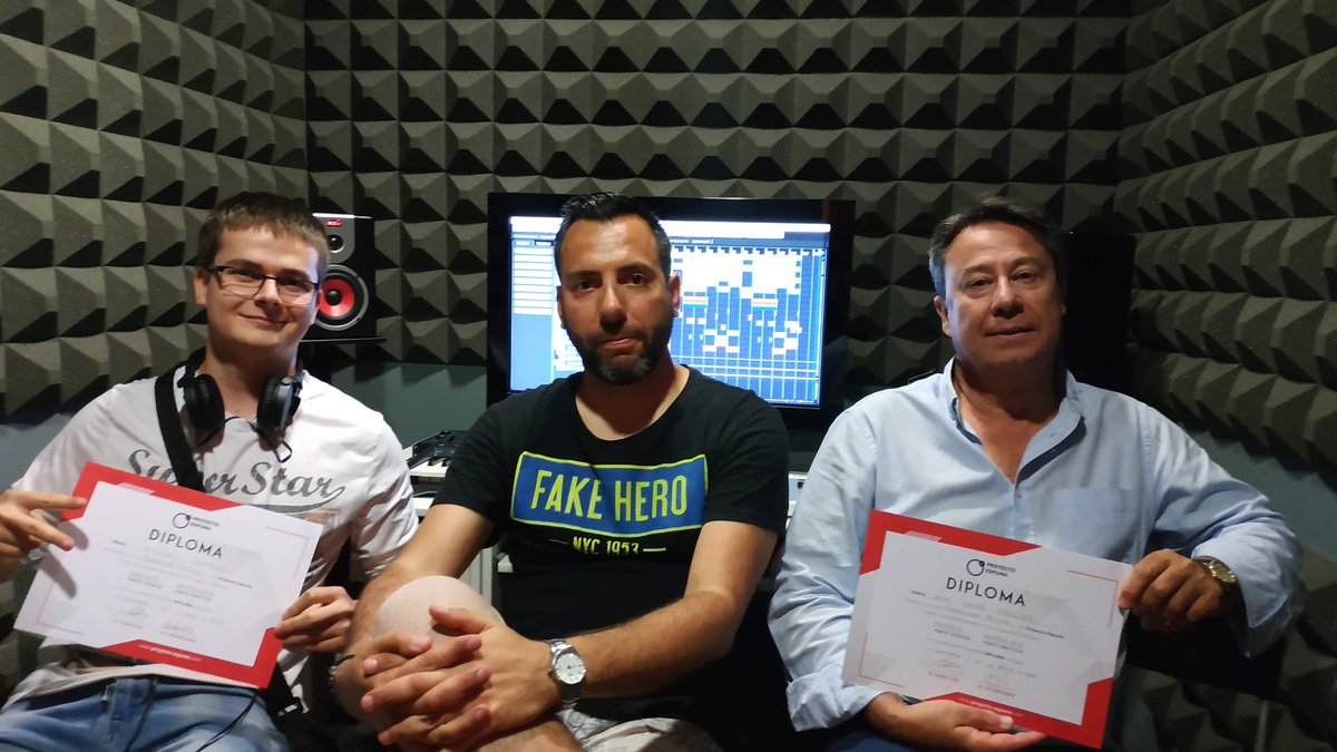 #proyectoespuma #granada
#curso_produccionmusical

👍 👏 Resultado NOTABLE ALTO para esta recién terminada promoción de nuestros cursos de PRODUCCIÓN MUSICAL impartidos por <a href="/AlvaroArroyoPE/">Álvaro Arroyo</a>. Enhorabuena🔝🔝🔝