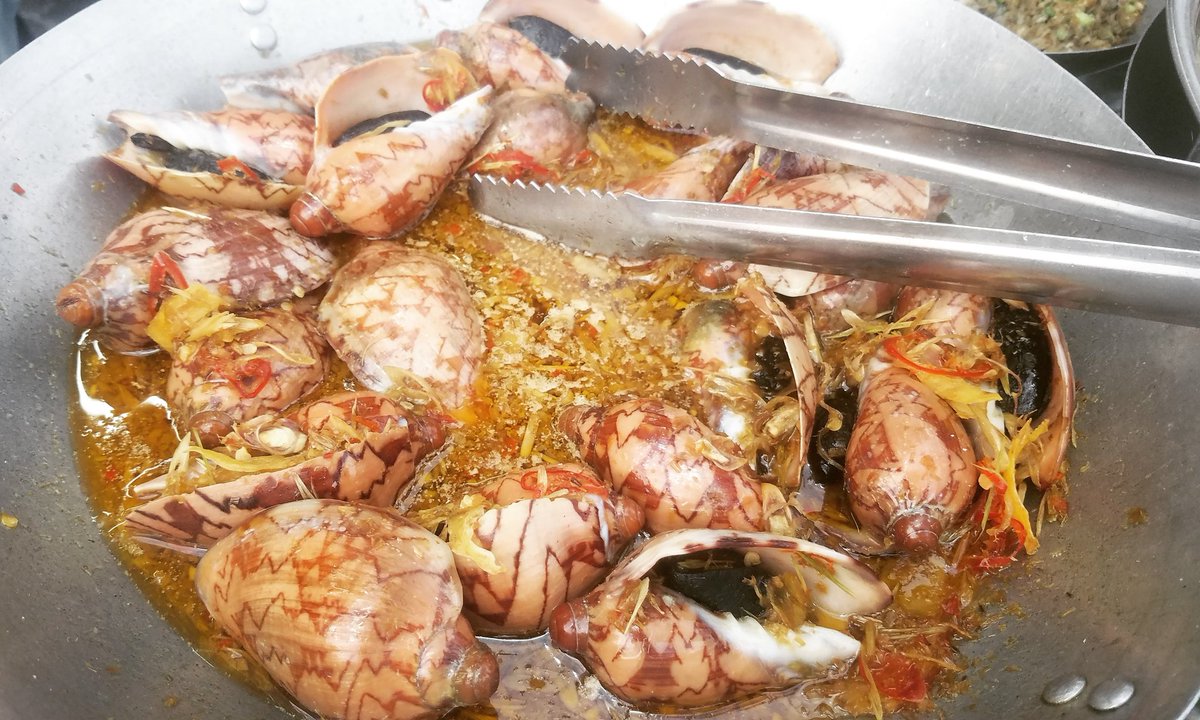 ntvblog's tweet photo. Ốc giác #streetfood #snails #snail #ocgiac #ocgiac #seafood #ốc #seafoodlovers #famousfood #amazingfood #eatwell #eatfamous #delicious #tasty #spicy #food #foodie #foodporn #saigonfood #vietnamcuisine #vietnamesefood #vietfood #vietnamfood #vietnam🇻🇳 https://t.co/jtsDcOmDcK