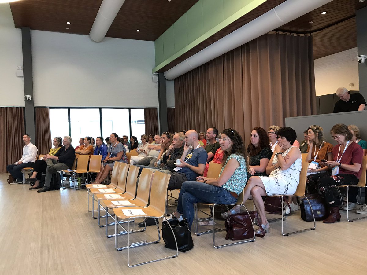 AnkeBielderman's tweet photo. Vandaag dagvoorzitter van de landelijke #gezinshuizen dag van #sheerenloo! Mooi om voor deze groep mensen te staan. https://t.co/8HWTpThrSO