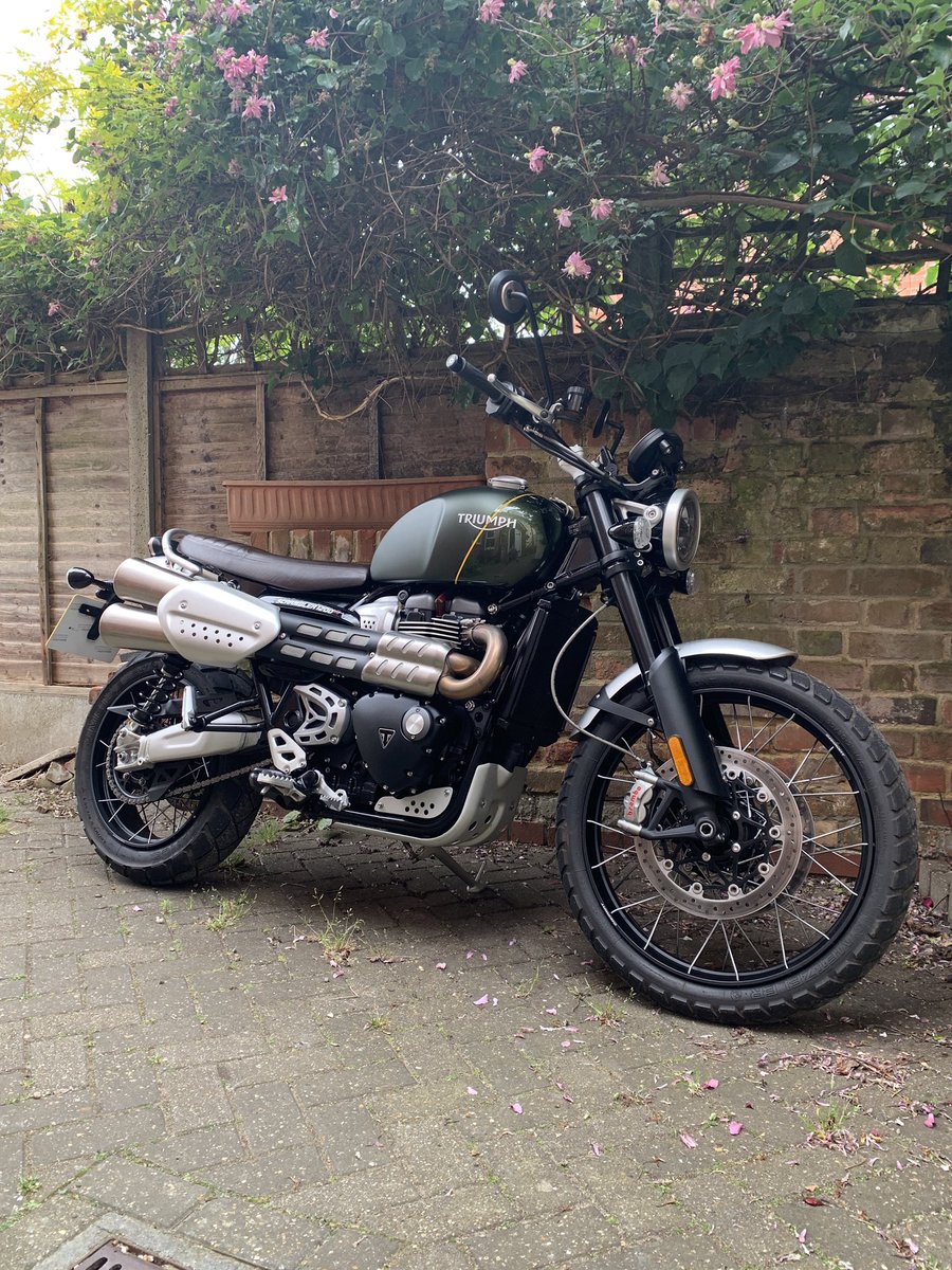 Well, my productive day has just flown out of the window. Thank you <a href="/UKTriumph/">Triumph Motorcycles</a> for the loan. Perfect day for a ride too. #Triumph #scramblerXC #XC #1200XC #scrambler