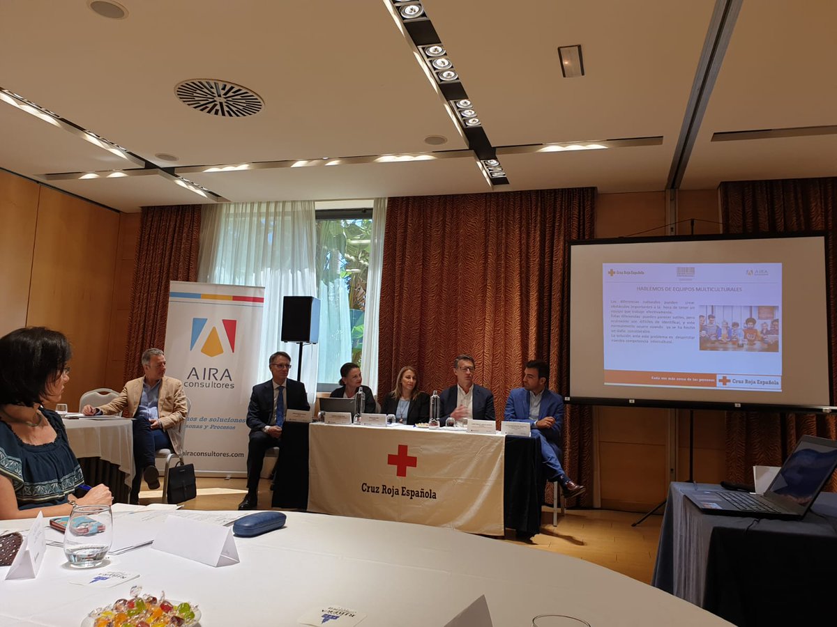 AiraConsultores's tweet photo. Comenzamos la "Mesa de Experiencias"
Modera: JM Santos Martín, @DBLSpain
Participan:
A. Recio Crespo, @RiberaTriana
A.C. Roldán Torrebejano, #Clece
E. Saenz Sosa, RRHH @caixabank
R. Díaz Saenz, @quironsalud https://t.co/wHzwKEEO7J