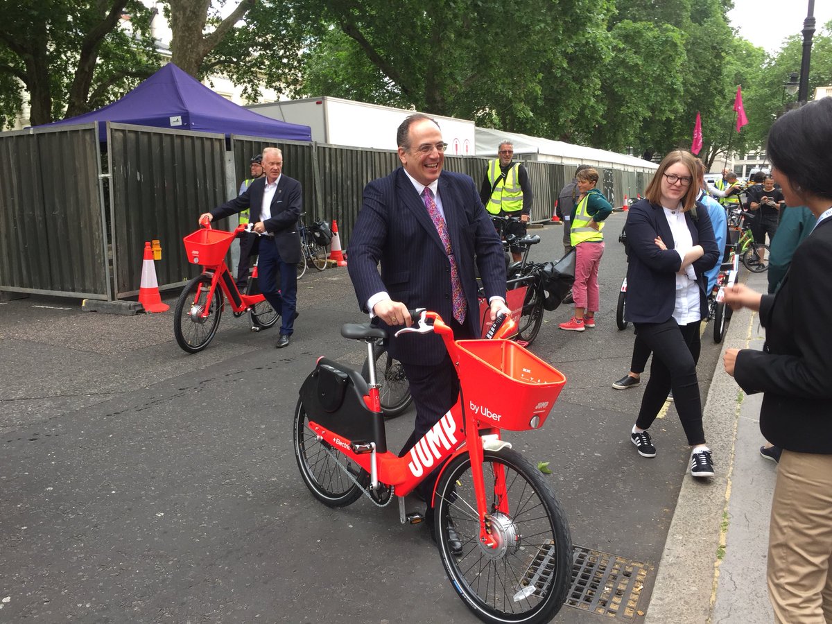 A new ebike convert? “Yaaaay - that was great! Can I take it away?” The smile says it all on new #Cycling Minister <a href="/Michael_Ellis1/">Michael Ellis</a> #BikeWeekUK   #jumpwithuber