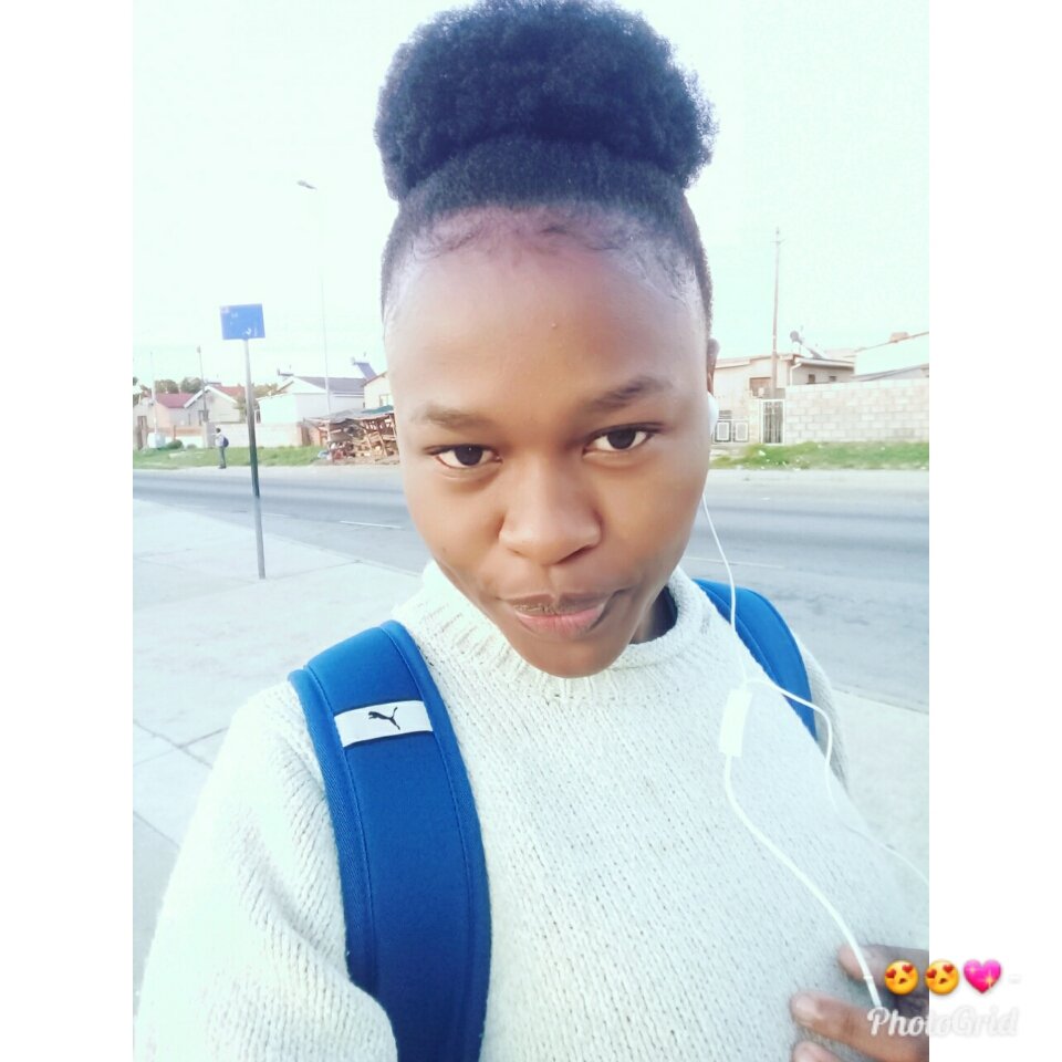 HlonelaSwapi's tweet photo. My 4c Natural hair💖😊 https://t.co/JzbICeN9hU