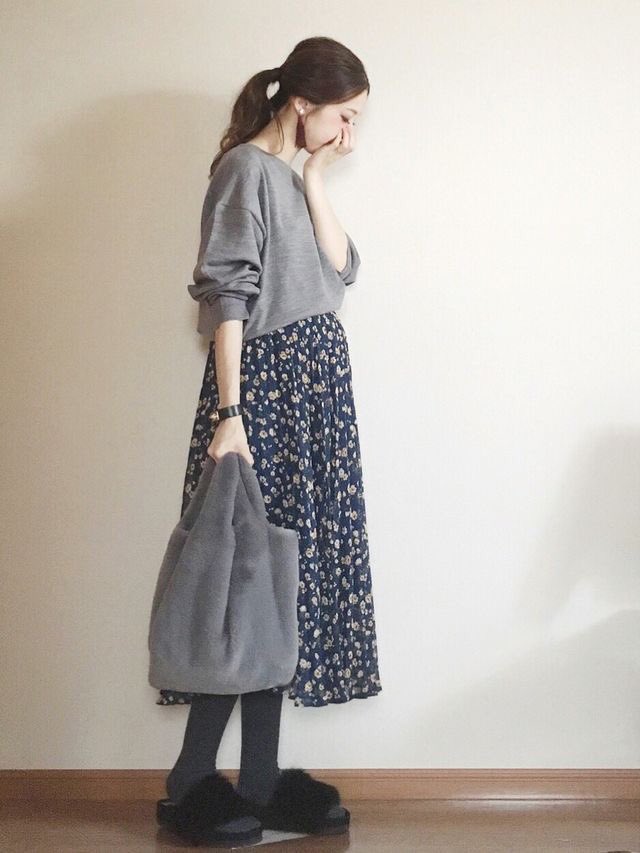 El año empezó muy bien y se mostraban los pequeños avances, más fotos en casa, de paseo, y una que otra de imagen de hojas con apuntes donde enlistaban posibles nombres. +