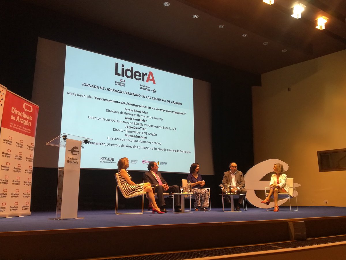 irenemarzoa's tweet photo. Empezar asociar la dirección al disfrute. La confianza es fundamental cara a decidir quién ocupa los puestos de dirección de las empresas. @mireiamontane @fdez_teresa PilarFernandez JesusFernández JorgeDiez-ticio #ibercide #Liderazgo @Directivas_ARGN
@CEOEAragon @ibercaja https://t.co/WJ4sGPbLX4