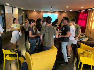 MIDbarcelona's tweet photo. 🚀 Comença un nou grup del #MIDtalent! Joves amb ganes d'aprendre, compartir i viure una experiència única mitjançant el design thinking i la creativitat. Vols ser un d'ells? Reserva la teva plaça! 👉 https://t.co/5iKZmI6pjJ https://t.co/mkZWHVDuM1