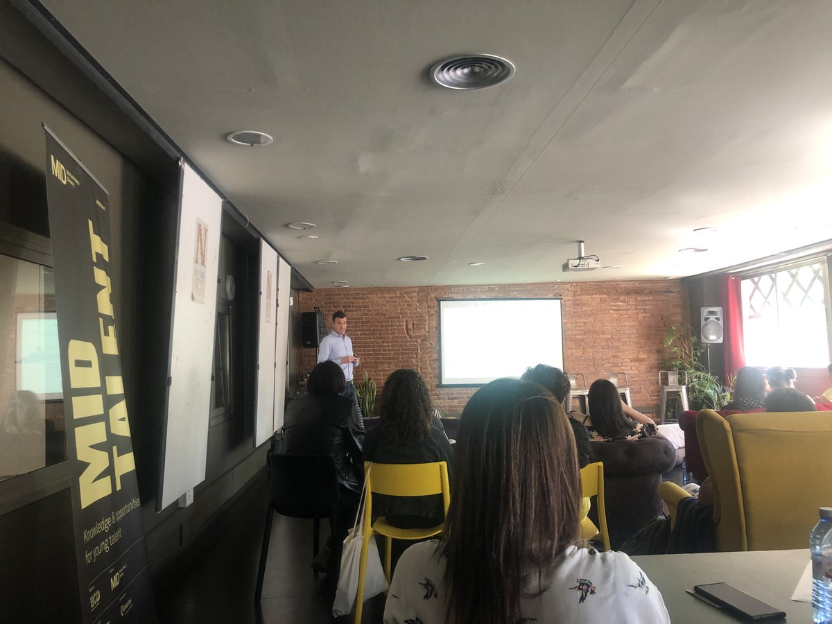 MIDbarcelona's tweet photo. 🚀 Comença un nou grup del #MIDtalent! Joves amb ganes d'aprendre, compartir i viure una experiència única mitjançant el design thinking i la creativitat. Vols ser un d'ells? Reserva la teva plaça! 👉 https://t.co/5iKZmI6pjJ https://t.co/mkZWHVDuM1