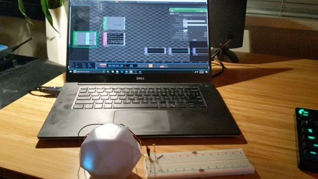 TimRolls_'s tweet image. Lights reacting to lights.
.
Prototyping 2-way communications over wifi with SPORE.
.
Analog photocell - OSC - Touchdesigner animation trigger - colors over sACN - SPORE wireless LED controller. .
.
.
#arduino #touchdesigner #interactive #art #design #io… bit.ly/2HTC928