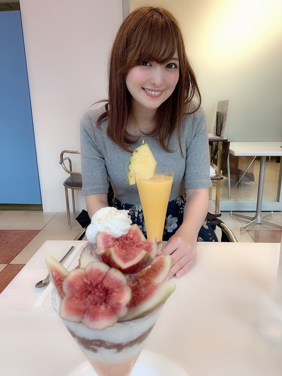 山本希望 お姉ちゃんとパフェ 悩み聞くの相変わらず上手くて頼れる姉 優柔不断なのじょは姉から助言を受けるといつも気持ちが楽になる 身近な存在でいてくれて嬉しいなぁ