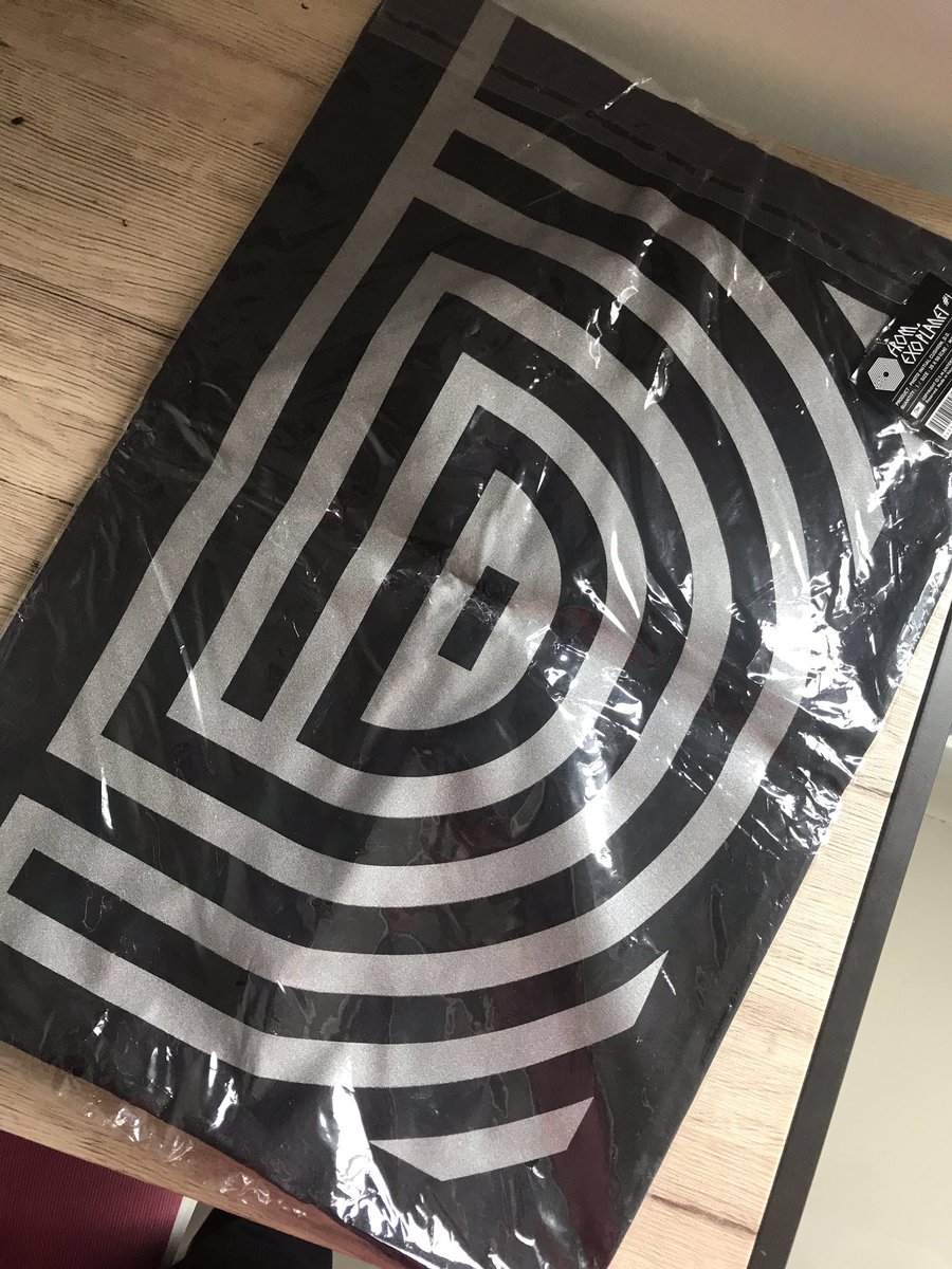 TasteReise's tweet photo. ส่งต่อ ปลอกหมอน ดีโอ ของแท้ 300 บาท #ตลาดนัดEXO #ตลาดนัดเอ็กโซ #EXO https://t.co/jUbDKmBhIH