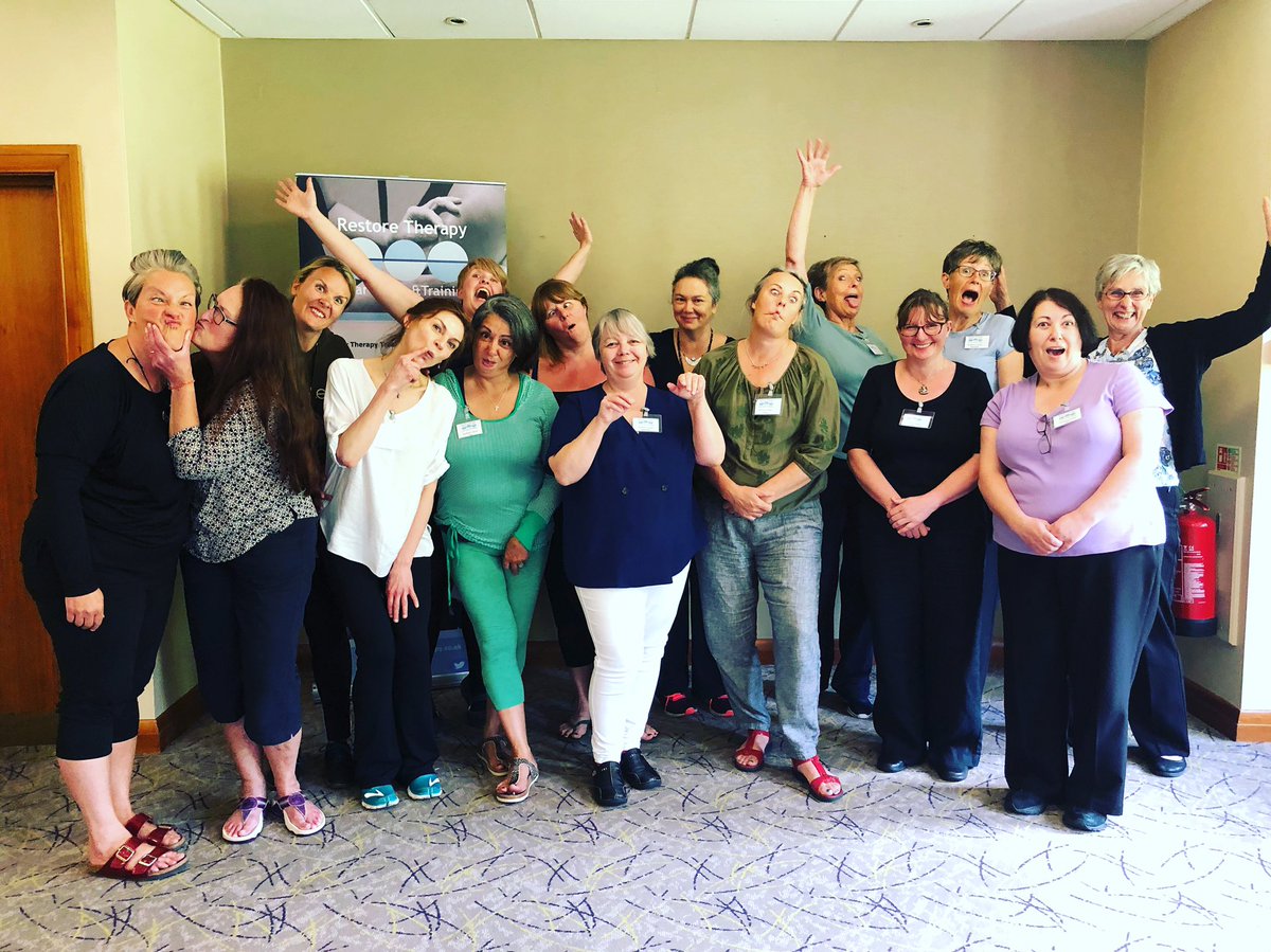 ScarWorkUK's tweet photo. What a wonderful two days with these amazing therapists developing their skills when working with breast cancer #breastcancertherapist #oncologytherapist #oncologymassage #oncologyphysiotherapy #oncologytherapisttraining #therapytraining #therapyworkshop #cancertherapist https://t.co/uXNTptcT7g