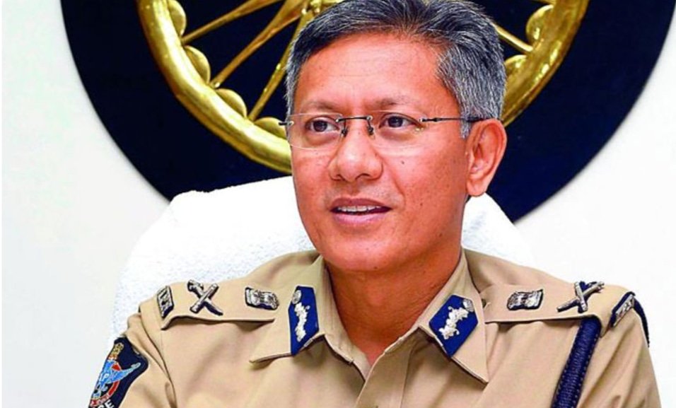kurra_pavan's tweet photo. #Congratulations_Sir!
#Sri_DAMODAR.#GAUTAM_SAWANG #IPS_Garu_Takes_Charge #As #AP_DGP https://t.co/GmpugRCyHO