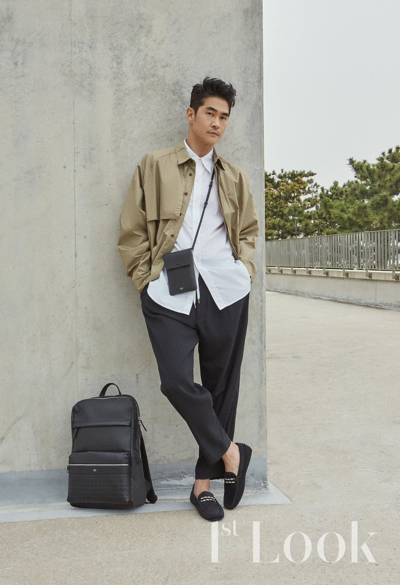 무작정 떠나고 싶은 계절 <#스페인하숙>에서 돌아온 #배정남. 또 다른 길 위에 선 그를 포착했습니다. 누가 뭐래도 자신만의 스타일로 삶을 여행하는...