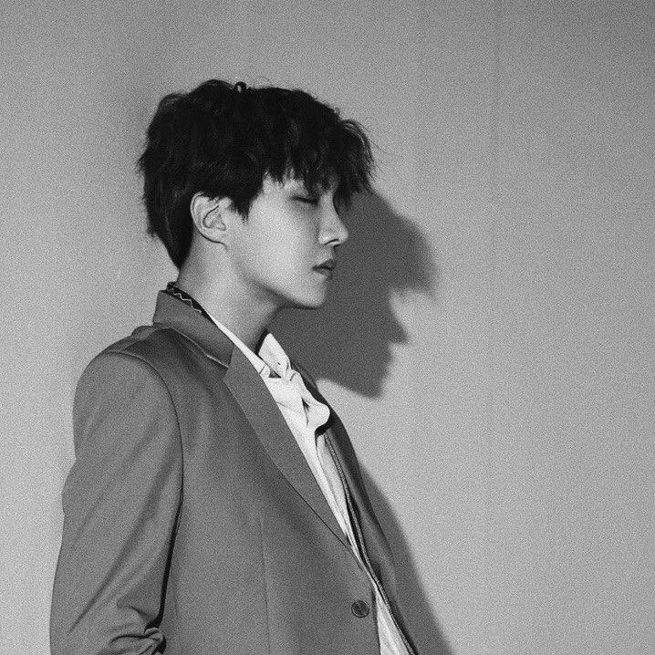 ฮอว์คค🖤 tweet media