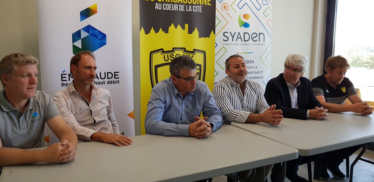 SYADEN_11's tweet photo. Le #Syaden et #EmeraudeTHD présents à l' USC pour la présentation du dispositif d'amélioration de la vision #EYEmotion. 
Le #rugby de #Carcassonne est le 1er club pro à se doter de cette technologie, le centre de formation en bénéficiera également https://t.co/ItHD1bCFpP
