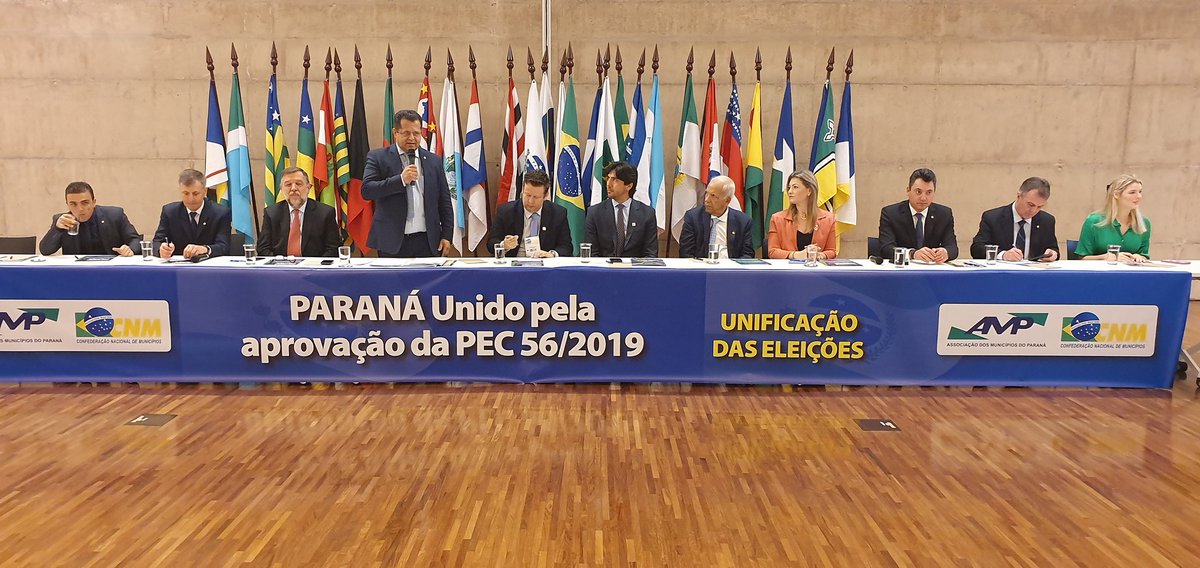 Sen_Oriovisto's tweet photo. A aprovação da PEC 56/19, que unifica as eleições de prefeitos com as de governadores e presidente, pode gerar uma economia bilionária aos cofres públicos. Hoje estive reunido com a Associação dos Municípios do Paraná para tratar deste assunto.
#pec56 #amp #senadororiovisto https://t.co/iUlkweKF5N