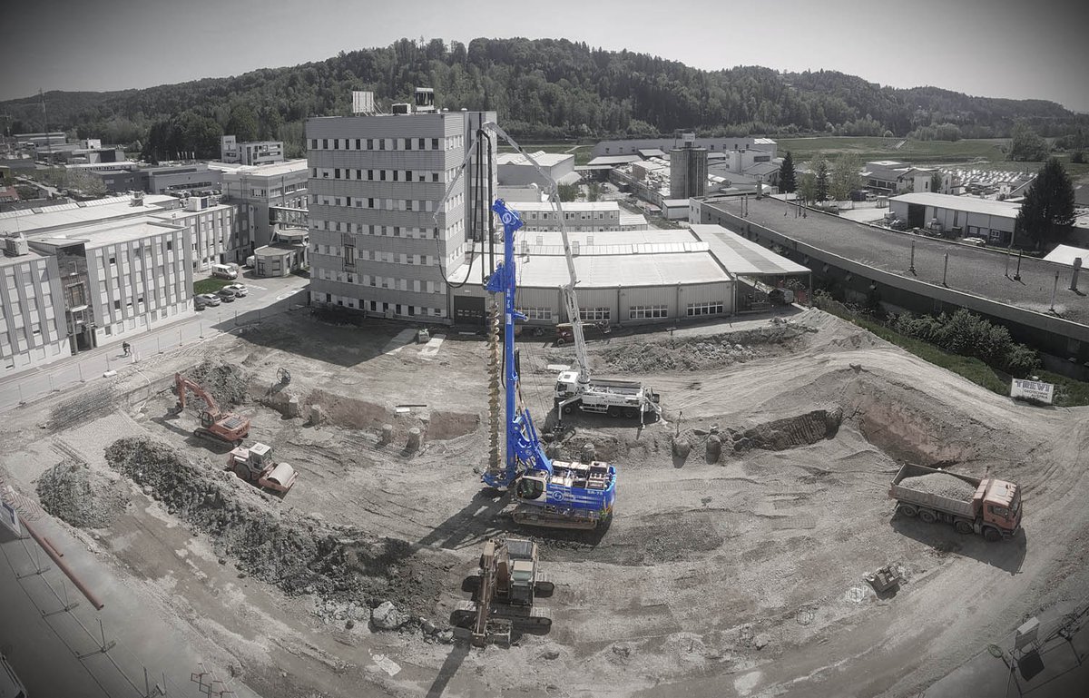 One Soilmec SR-75 worked near the city of Graz, Austria. The SR-75 installed CFA piles of 900 mm diameter at a depth of 18 m for the foundation works of a new office building of the logistic company KNAPP AG. #soilmec #50years #anniversary #TreviGroup