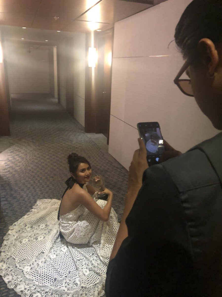titavi_'s tweet photo. Busy sa kanyang career pramis! #kathniel https://t.co/3zoxOeqclg