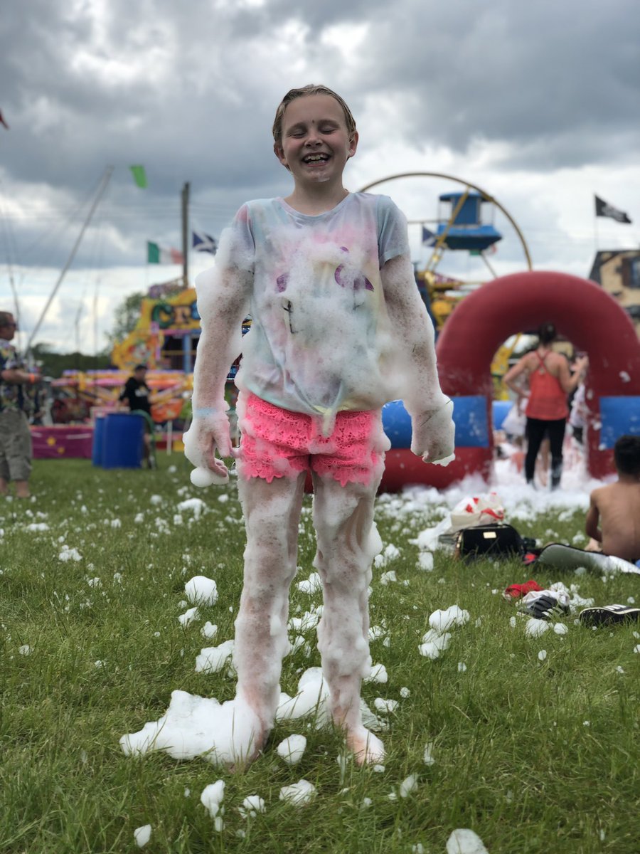 vanlife9's tweet photo. Foam party at its best https://t.co/uixbzrqq5N
