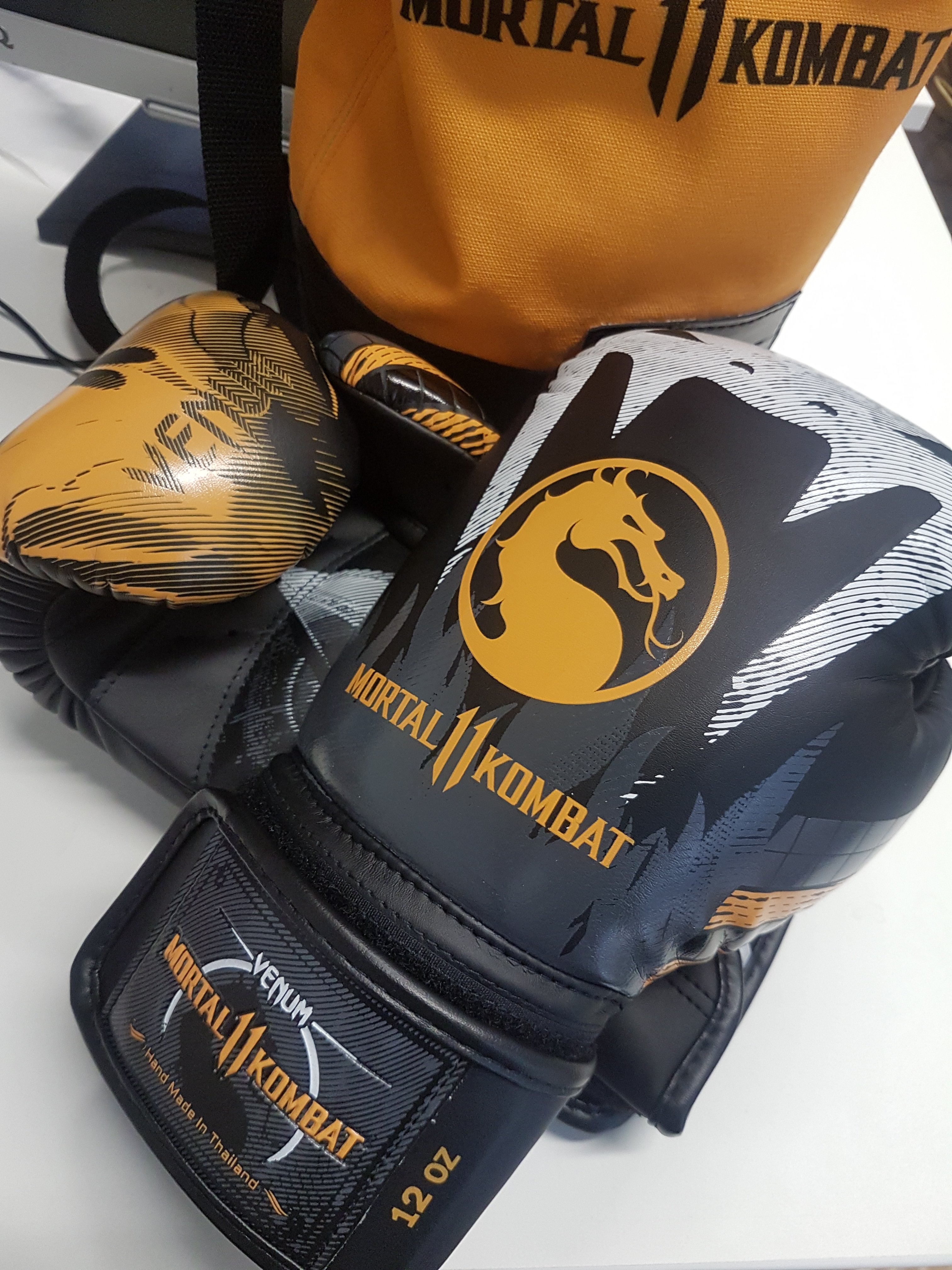 Venum mortal store kombat gloves