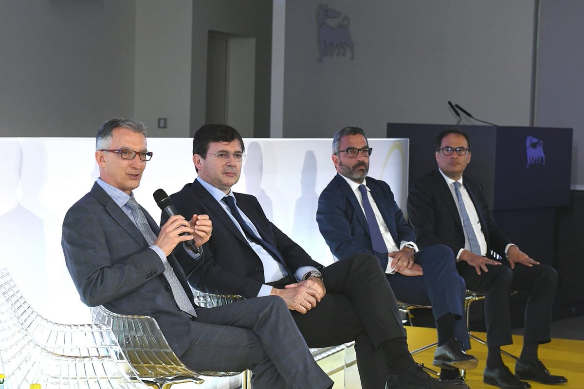 eni's tweet photo. Eni presenta indagine @IpsosItalia: secondo le Associazioni dei consumatori migliorano i rapporti tra le aziende e i consumatori https://t.co/efOLrjyXSx https://t.co/1jdKFy7Ai9