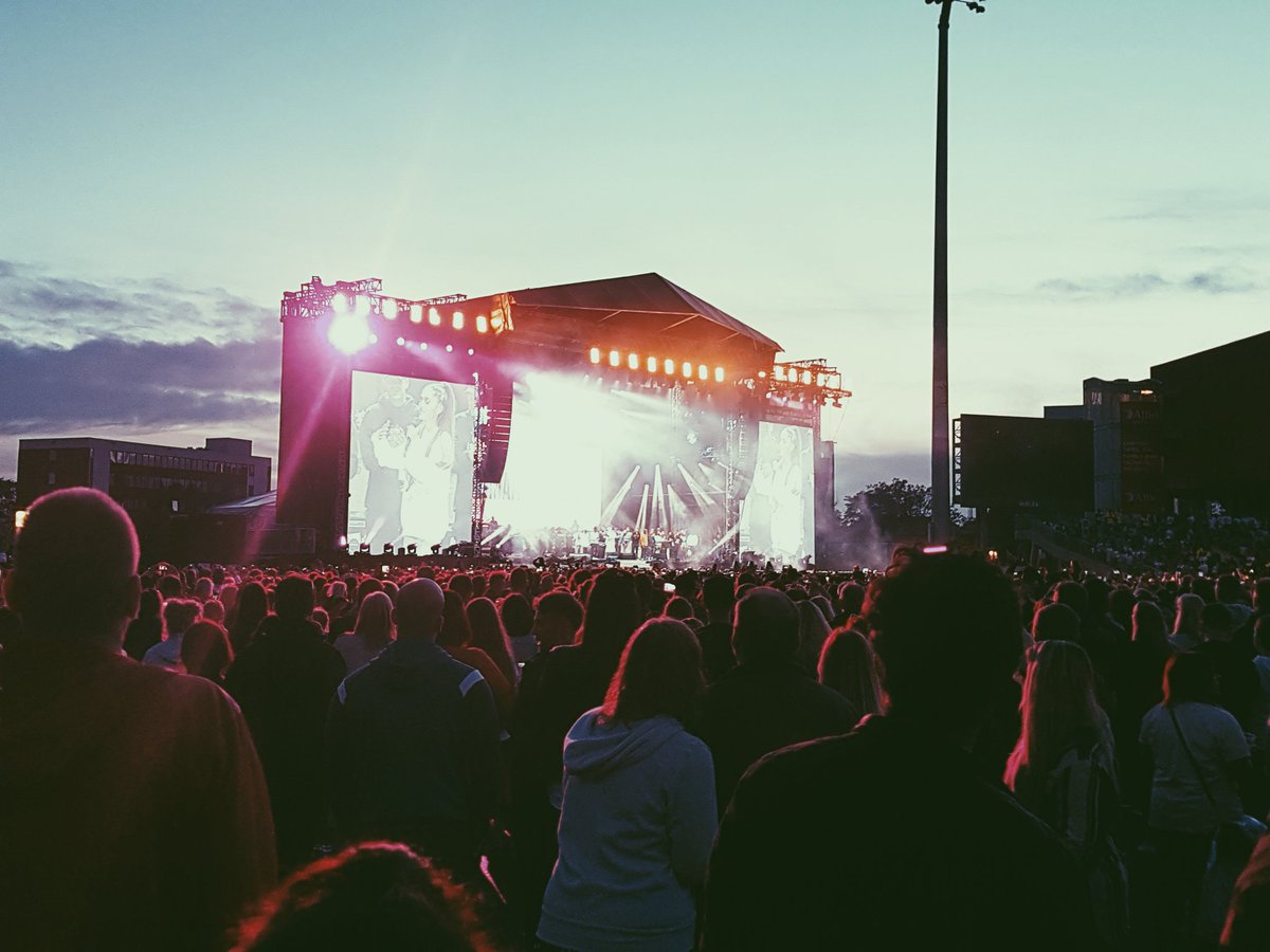 Addilist's tweet image. Two years ago today, Manchester decided that LOVE conquers all, that LOVE will band us together in darkest of times, that even though there is much hate in the world, that we will shine bright with LOVE! We will never forget #OneLoveManchester 🐝❤️ 22.5.17