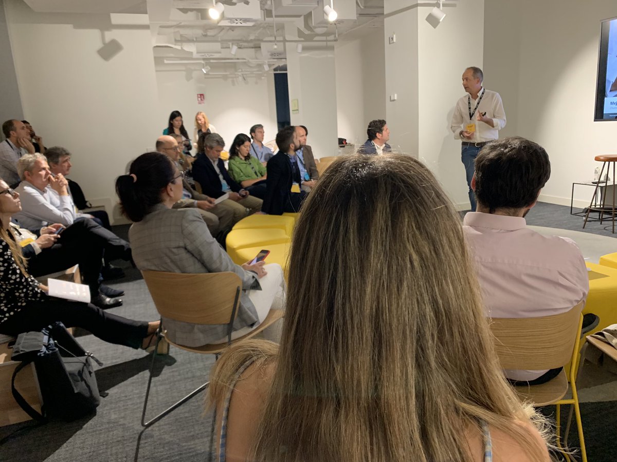 FuturoTrabajo's tweet photo. https://t.co/LjyPQXBOHV nos explica su solución móvil para el #onboarding de nuevos empleados #FFWTechDay #hrtech #RRHH #futurodeltrabajo https://t.co/qc6VzlgAhP