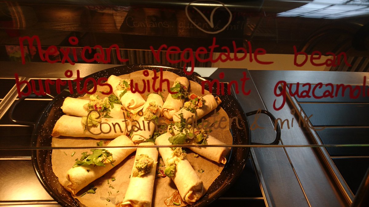Salad bar today beautiful beef tomatoes as the seasonal celebration @CateringRh7 <a href="/ianparrott10/">ian parrott</a> plus cheeky boritos with mint guacamole 😋😋😋