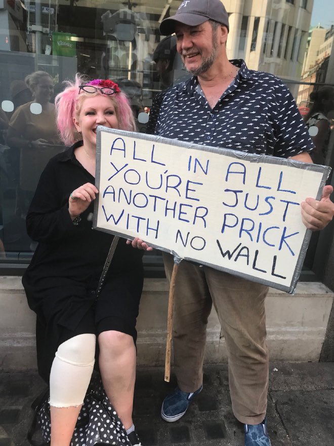 virkie56's tweet photo. #TrumpProtest #trumpprotestuk got to love the British sense of humour even when protesting https://t.co/YWZnUwbN0e