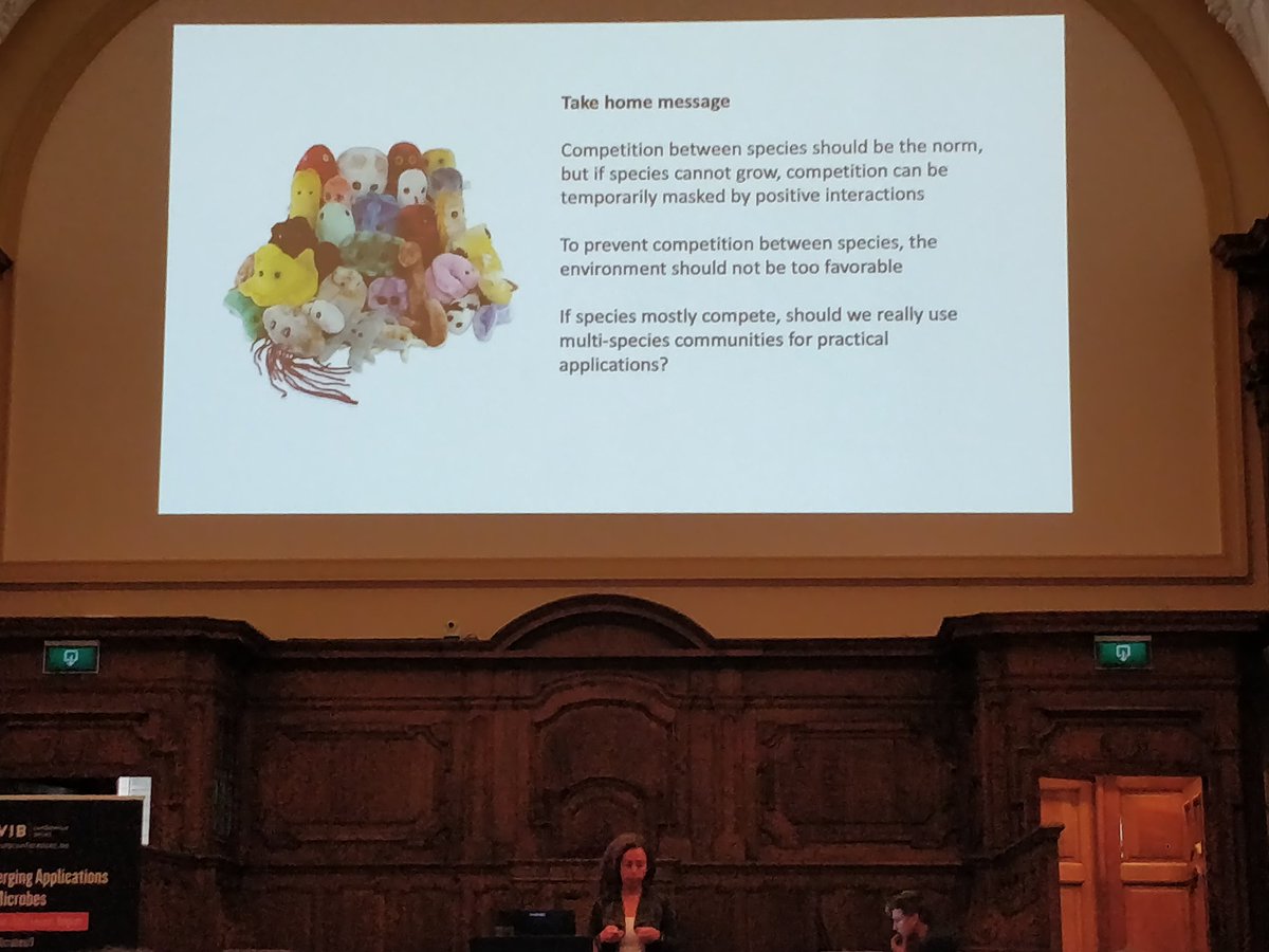 VIB_microbes's tweet image. Professor Sara Mitri of @unil gave an insightful talk on using a #microbialCommunity to degrade toxic oil, an exciting demonstration of the crucial roles  #microbes can play in cleaning up our environment. #Microbes19 #microbiology #environmentalism
