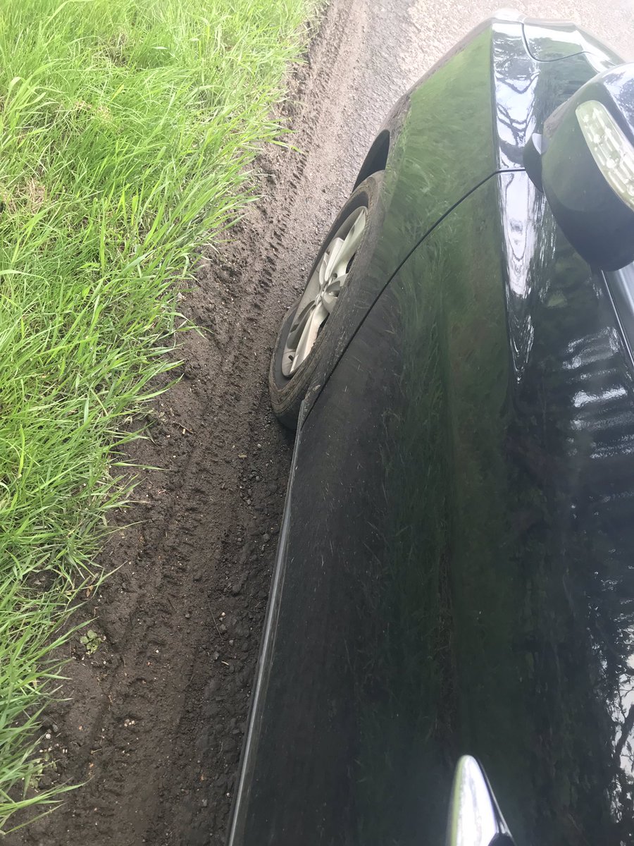 arsutherlandx's tweet photo. @ELCouncil sort your roads out!!! Stuck with 3 dogs on the Kingston to Fenton barns road cause the massive pothole had claimed its next victim 😡😡😡 https://t.co/LmxogNMgHM