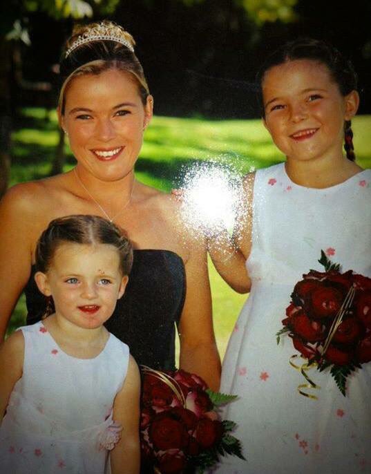 HollyPorter19's tweet photo. Happy 42nd birthday to my best friend and Mum in one. Miss you more everyday💓 https://t.co/kynvjrGPPr