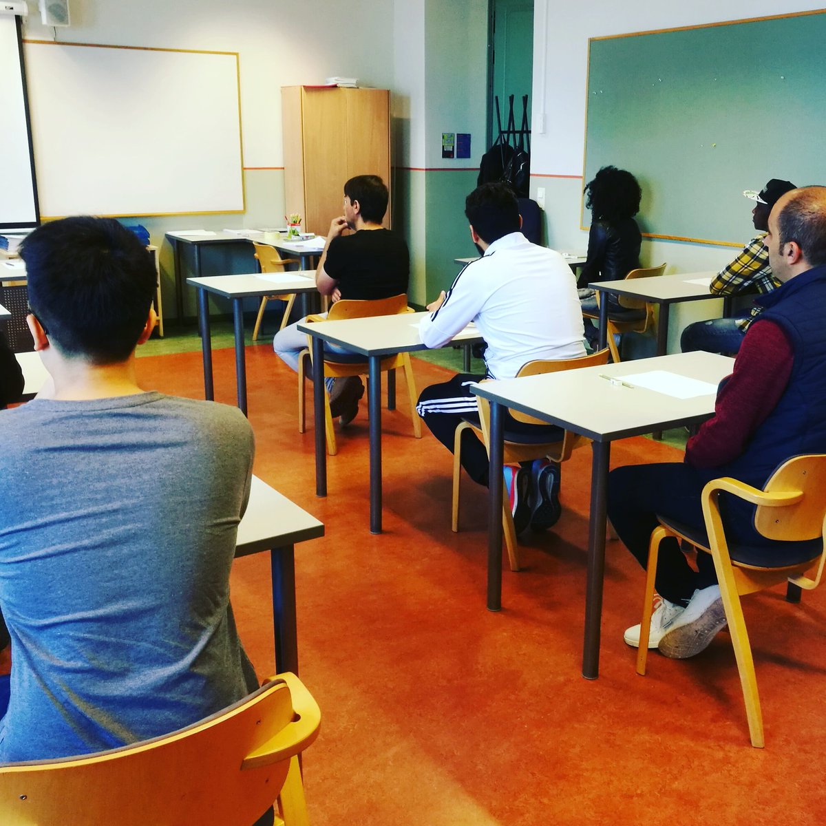 Tasotestaus ensi syksyn aikuisten perusopetuksen opiskelijavalintoja varten on meneillään Vaasa-opistolla. Tsemppiä kaikille kokelaille! #vaasaopisto #aikuistenperusopetus #tasotesti