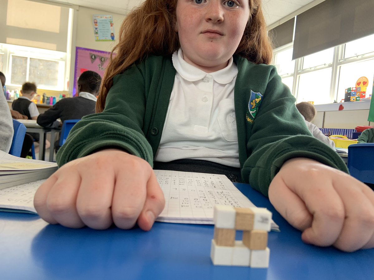 Room 13 learning to find the volume of shapes using cubic centimetres 📏🤔 #Jenga #steadyhands #nevergivingup <a href="/SchoolBroomhill/">BroomhillSchool</a>
