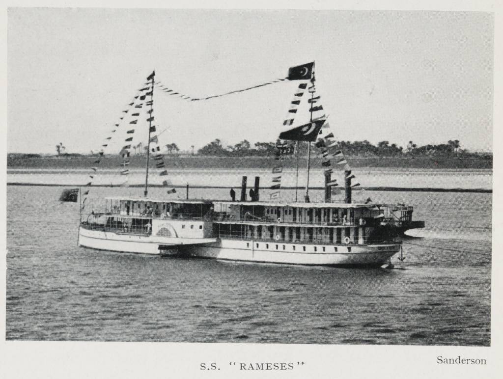 وزي ما حصل مع القياسات، الذهبيات كمان اتحولت من خشب لمعدن، وكان توماس كوك بيستورد بدن المراكب المتصنع في اسكتلندا، ويجمعه في بولاق ويعمل مراكب ذهبيات جديدة تناسب الذوق الأوروبي...وطبعاً ده كان تزامناً مع ظهور مراكب السياحة البخارية، واللي كانوا برضوا بيطلقوا عليها ذهبية...