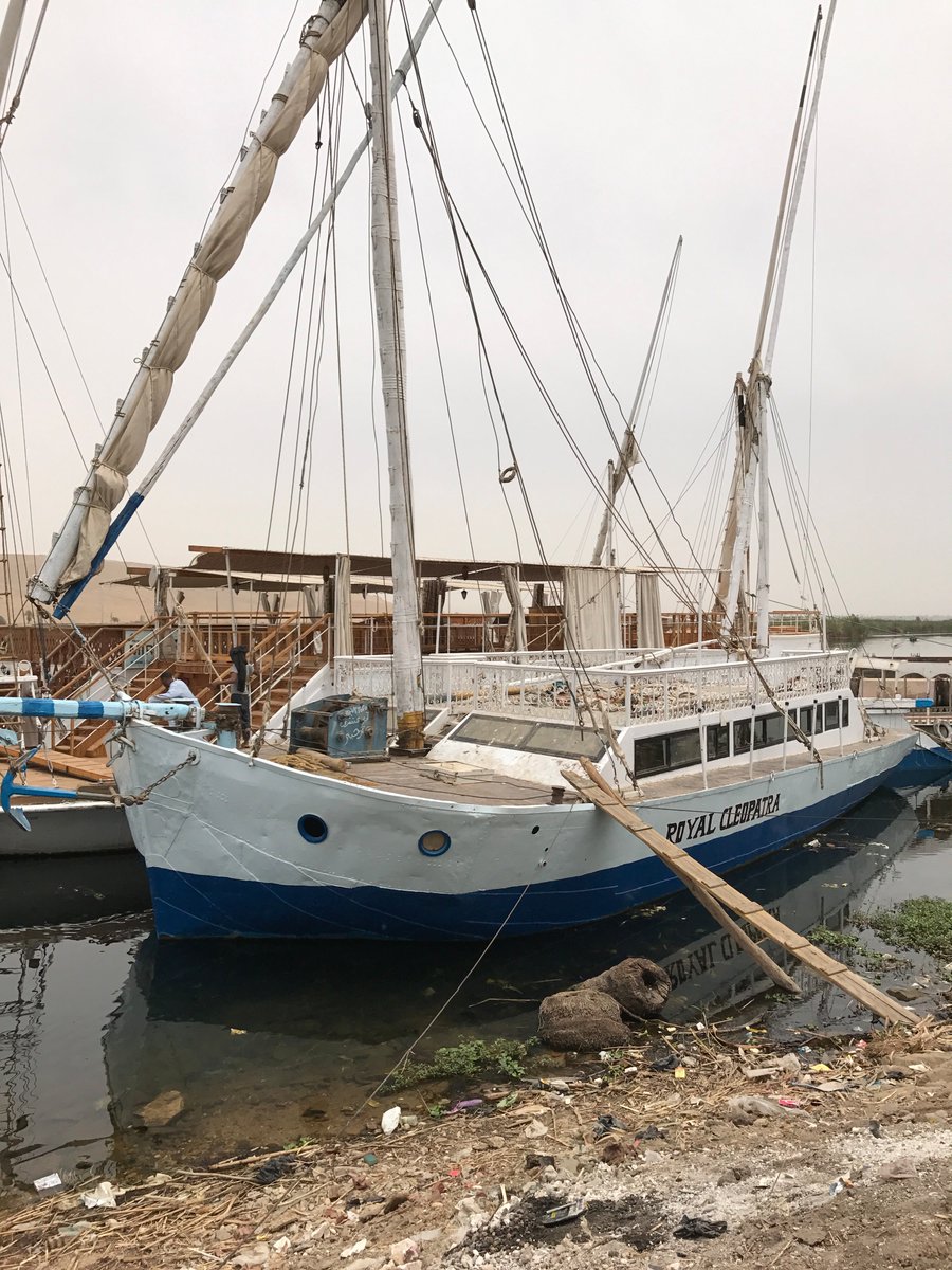 وحالياً المتبقي من المراكب دي عدد محدود جداً ممكن تشوفوه على النيل في القاهرة وحلوان بينقل قش وعلفأو تشوفوه بالقرب من المنيا بينقل حجر جيري...وبعض الناس وخصوصاً في الأقصر وأسوان ابتدوا يحولوا مراكبهم لمراكب نزهه، فبيتهم تعديل بدن المركب، واعادة استخدامها في النزهات الطويلة...