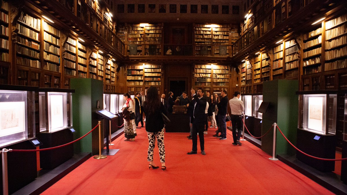 thevisualagency's tweet photo. A day at the Ambrosiana. Thank you all for such a lovely evening!
#TheVisualAgency #Leonardo500 #CodexAtlanticus #BibliotecaAmbrosiana @Ambrosiana1609 https://t.co/dxCBiWEkSx