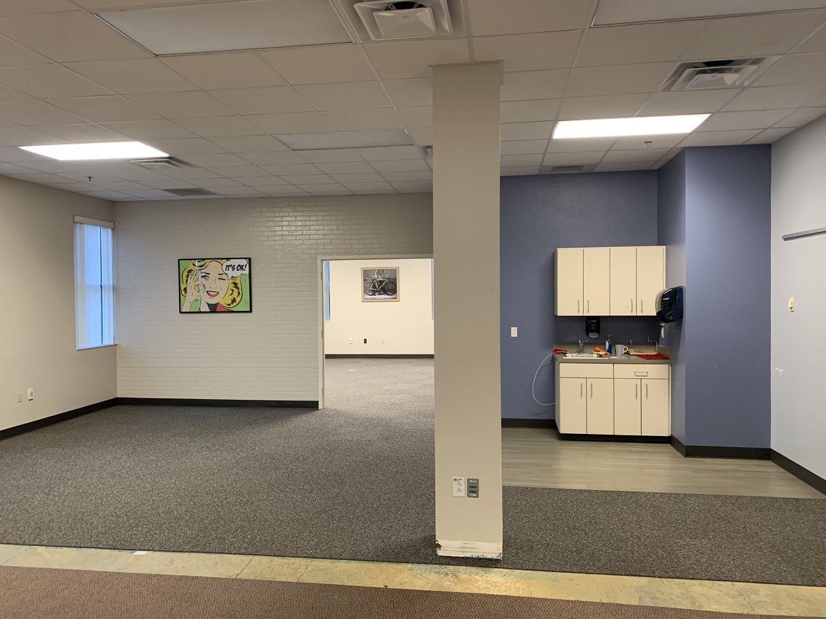 FCSD_plantsvcs's tweet photo. Doing some carpet @Technology, @Title I and @Finance, Zone 1 #GetingItDone https://t.co/TDsrwkpqoC
