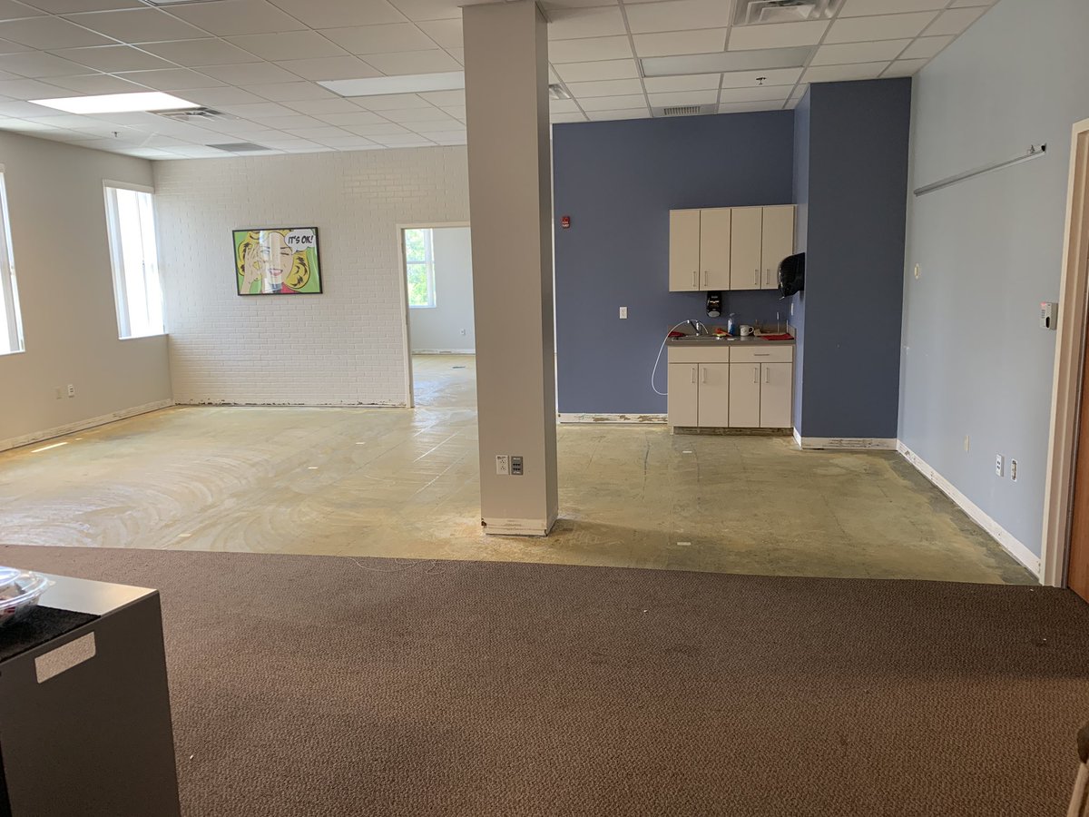 FCSD_plantsvcs's tweet photo. Doing some carpet @Technology, @Title I and @Finance, Zone 1 #GetingItDone https://t.co/TDsrwkpqoC