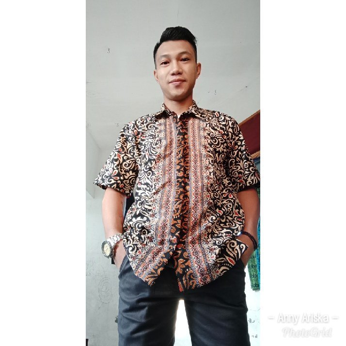 VeyAriska's tweet photo. I am streaming on Cube TV，check it out #Cube TV# https://t.co/wpNZuioaol https://t.co/3WI5p0KrG9