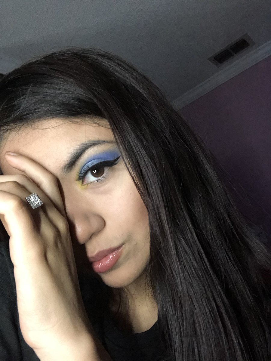 bunnykissys's tweet photo. DORY VIBES 💙😊💛😊🖤🤩 #Aloha #allthat #Biiiitch #followme #jeffreestarPRlist #NYC #Morphe https://t.co/e7U66kxGBP