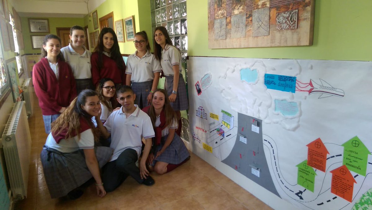cole_sagrada's tweet photo. Alumnado de 4 de ESO estudia la energía nuclear en la asignatura de CAAP @mercedes_s_ @mjcanetgadea74 @nandis_ma @Arenaten @AngelSAFAM @puri310868 @MaAlicia12 @RuizCliment @ClariCristina @cecosba @pauandreu07 https://t.co/gBgZ5dkTyj