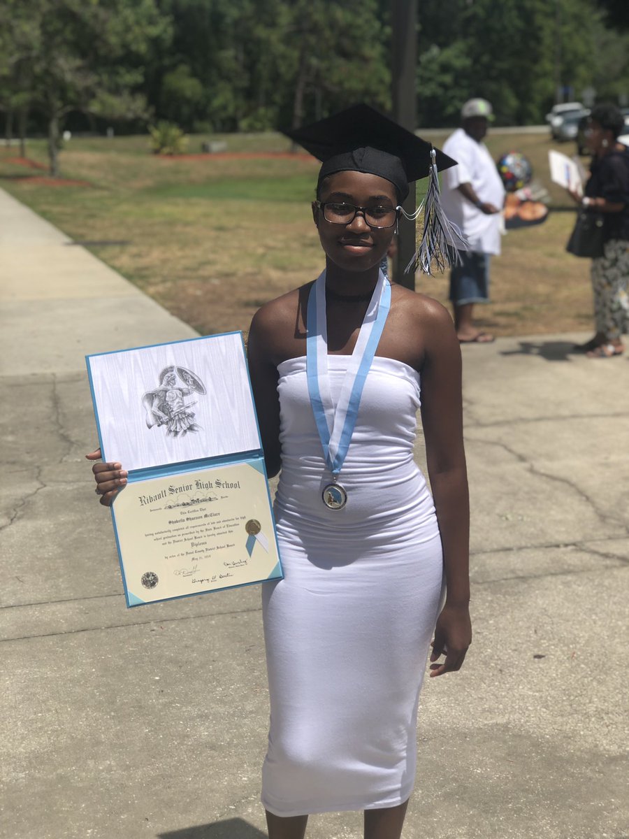 CurlyxKei's tweet photo. I took a big step may 31st as did a lot of people that I know the month of May. I am so proud of every single graduate of #2k19 Life is now going to start sending us places we have never been and never experienced. Stay strong be smart we got this. #2K19grad #2k19graduates https://t.co/pS8EywaulV