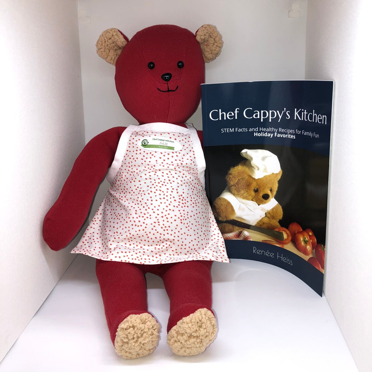 CappyChef's tweet image. What a fun summer activity - family cooking, Chef Cappy&apos;s way with everyone participating in the recipe!  Go to chefcappyskitchen.com to see a sample section and decide for yourself!