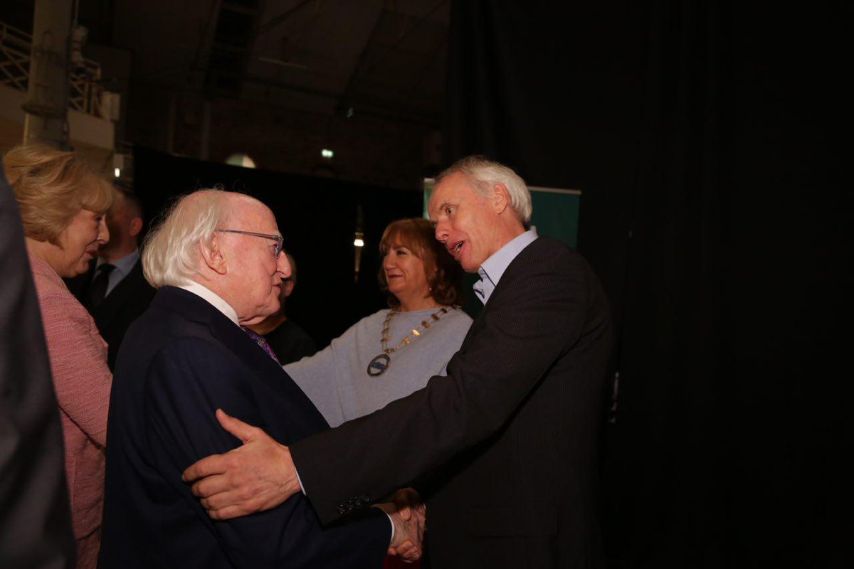 EPSUnions's tweet photo. L'emploi de qualité dans le secteur public signifie de bons services pour les citoyens, @PresidentIRL Président Michael D. Higgins s'adresse au #EPSUcongress19 @CFDT @CFDTsantesoc @interco_cfdt @lacgtcommunique @FOFonctionnaire @force_ouvriere https://t.co/ooOkG7u5O6