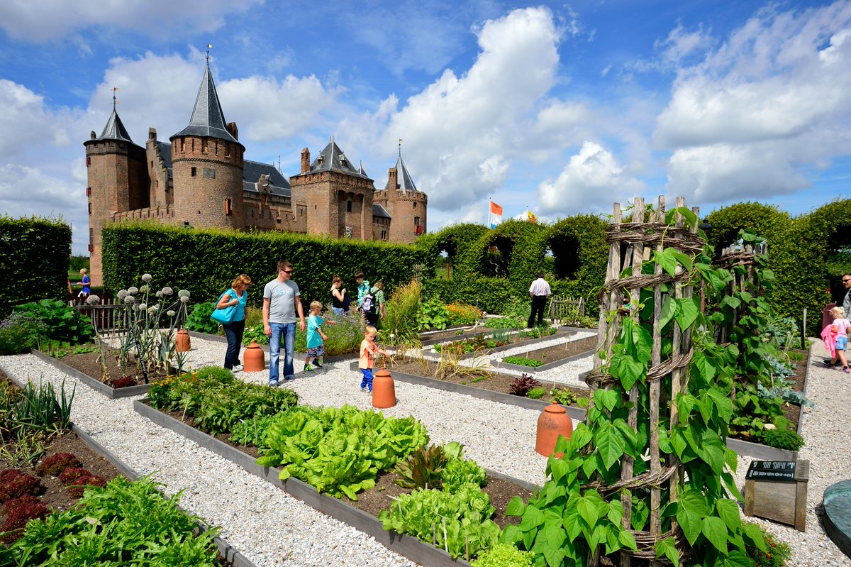 We hebben sessies van <a href="/mijksenaar/">Mijksenaar</a> en Studio Tijdmakers toegevoegd aan het programma van MuseumCamp, en dat is nu helemaal rond! Bekijk het hier en meld je aan: aanmelder.nl/museumcamp2019