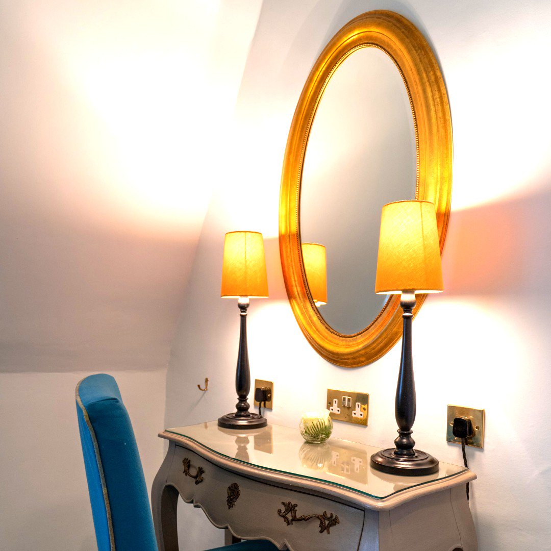 Mirror mirror on the wall which is the most beautiful hotel of them all? 

#roseatevillabath #nofilter #stay #bepresent #neverleave #boutiquehotel #luxury #lifestyle